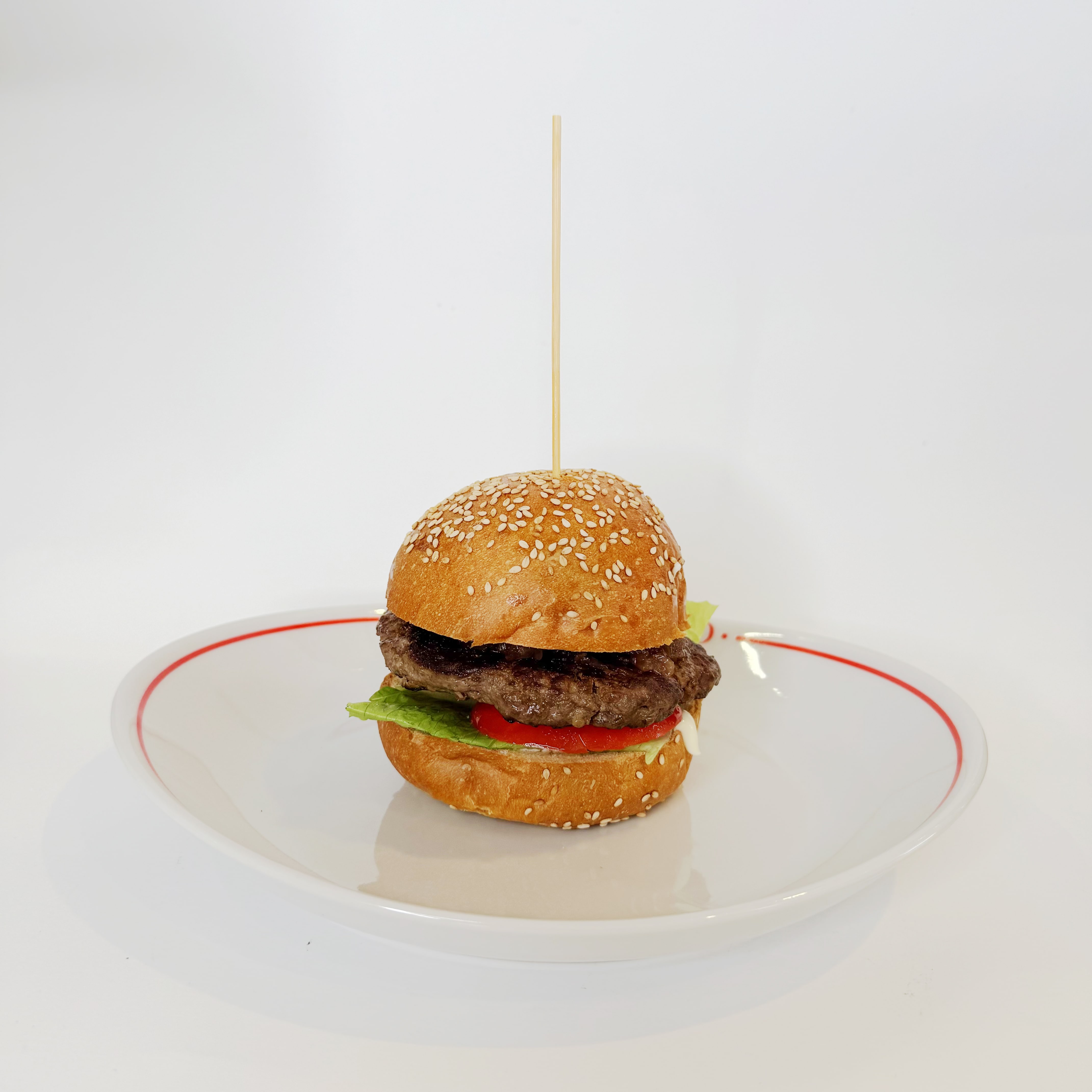 6.classic-burger-min.jpg