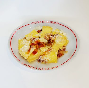 2.ravioli-ricotta-cacio-e-pepe-con-guanciale-min.jpg
